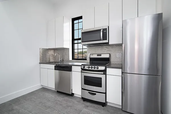 Rented by REAL New York | media 25