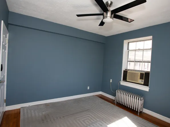 56-05 31st Avenue image 4 of 17