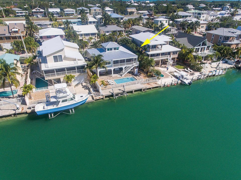 1st image of 382 Caribbean Dr E