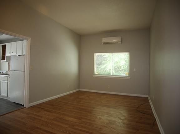 5th image of 3722 Fountain Ave