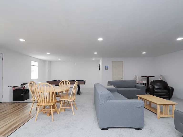 177 Thompson St — Photo 33