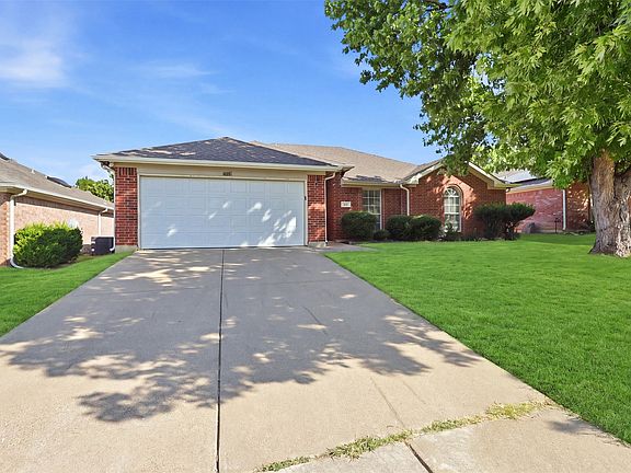 2nd image of 625 Jamie Ln