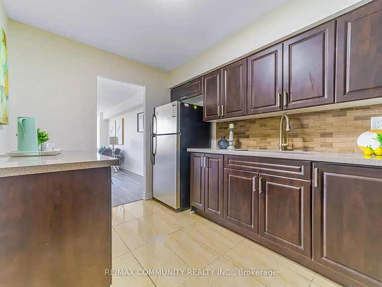 3380 Eglinton Ave E #511 — Photo 16