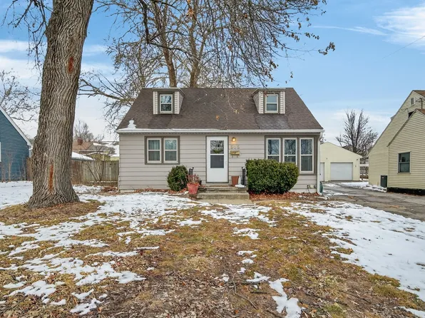 505 Valhigh Rd, West Des Moines, IA 50265