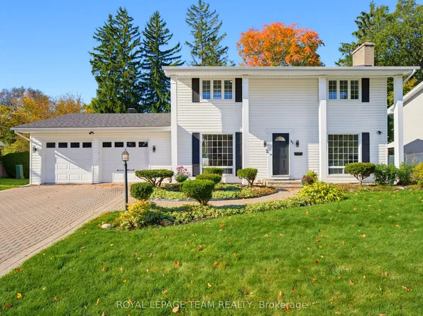 35 Mohawk Cres, Ottawa, ON K2H 7G7
