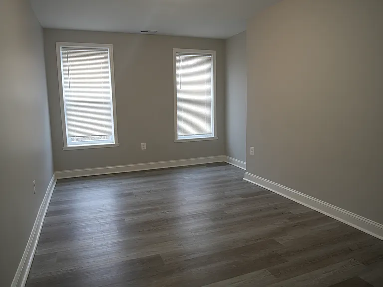 1628 N Ellamont St — Photo 16