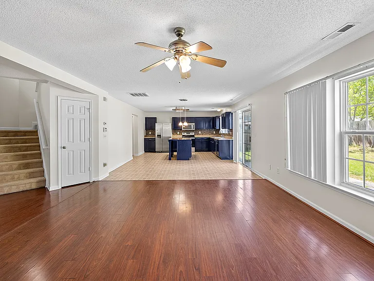 6571 Guard Hill Dr — Photo 18