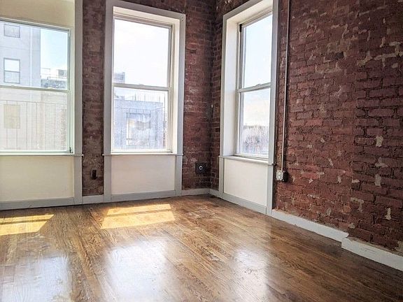 3rd image of 305 Throop Ave #3B