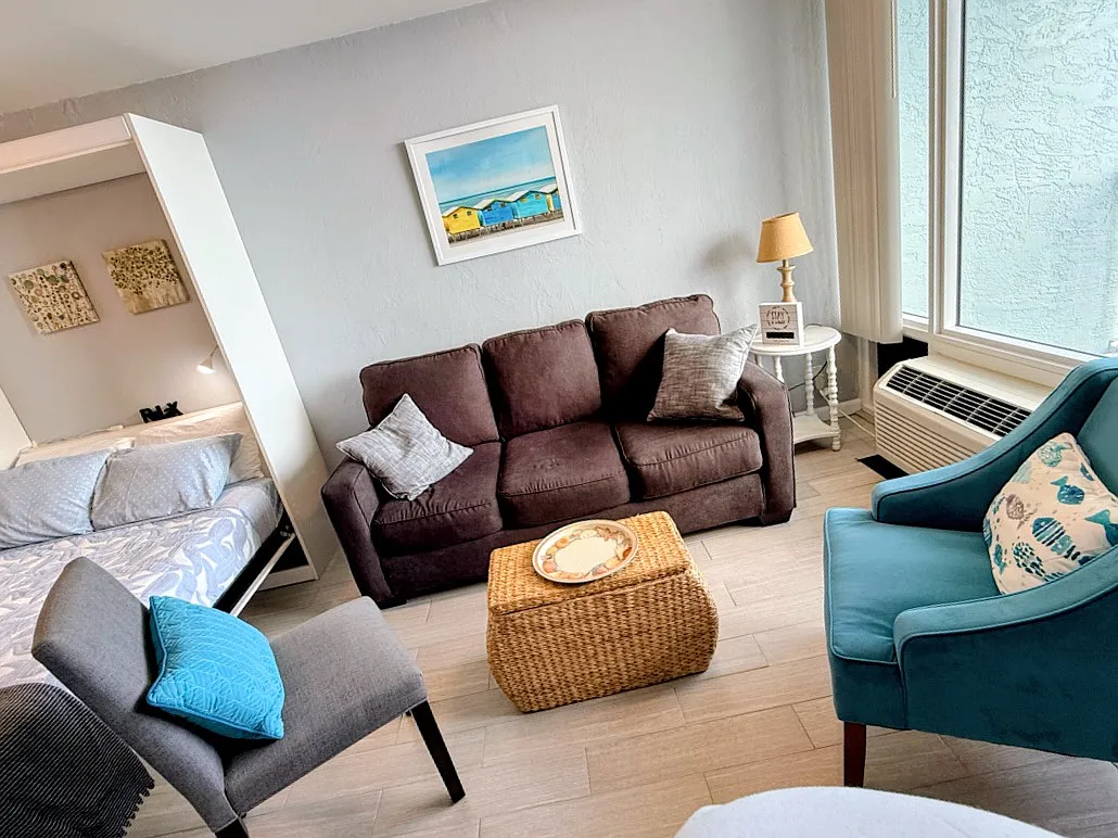 Studio, 385 sqft, $1,550 — Photo 3