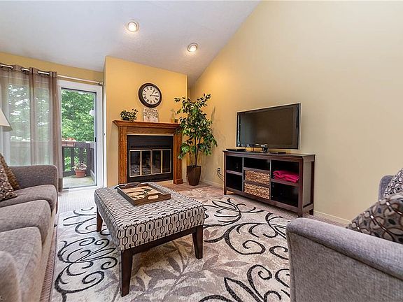 3rd image of 4645 Oakhill Blvd APT 302A
