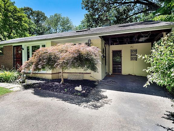 4th image of 42 W Ridge Rd