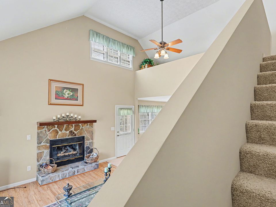31st image of 542 Eastern Cross Ln