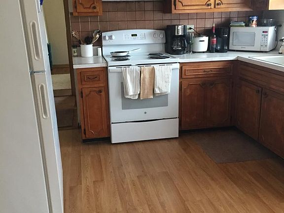 2nd image of 9461 Maple Dr APT 3A