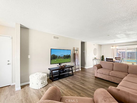 3rd image of 2072 Miramar St