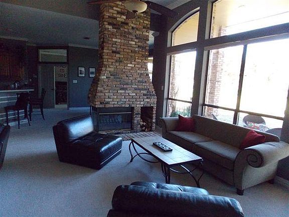 3rd image of 803 Mallard Pointe Dr