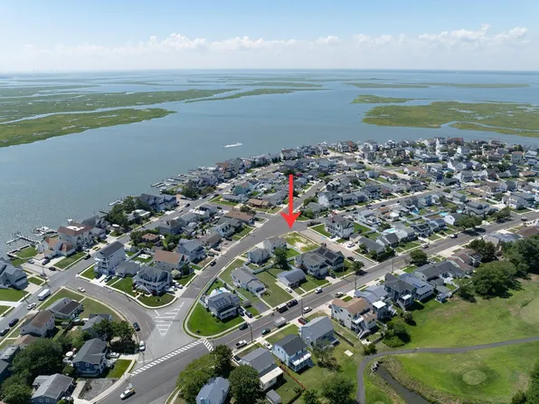 605 Bobby Jones Rd, Brigantine, NJ 08203