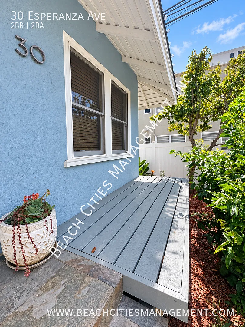 Beautiful 2 Bedroom 2 Bathroom House located minutes away from the Beach coming soon! — Photo 4