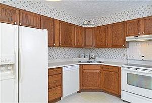 5th image of 1609 Clear Brook Dr