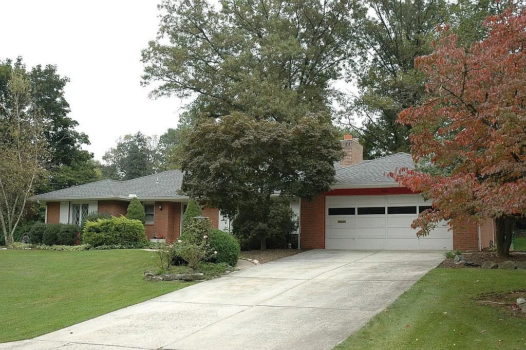 506 Benton Rd photo 1