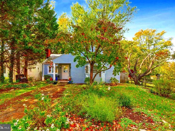 208 Chestnut St, Middleburg, VA 20117