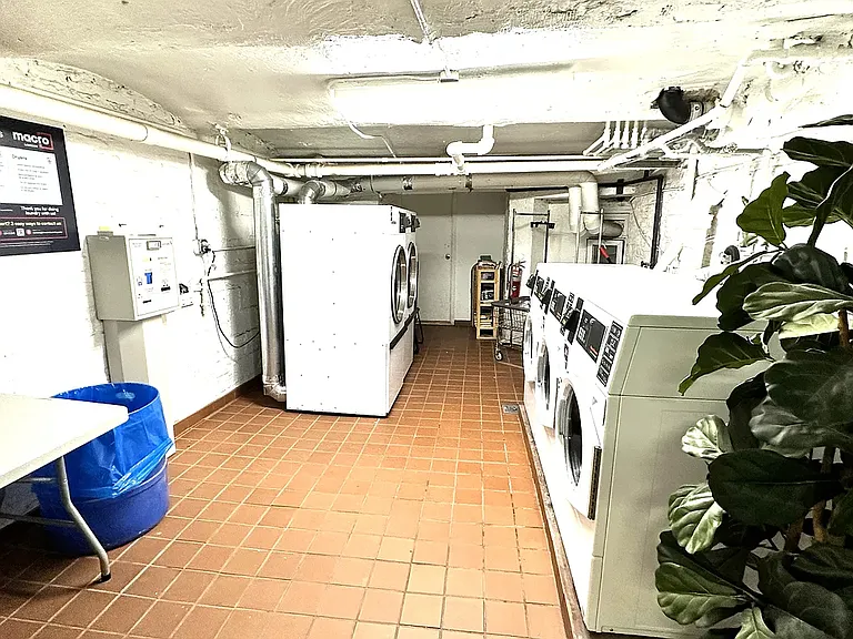 321 E 66th St #4D — Photo 12