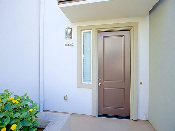 3rd image of 16662 Bellflower Blvd