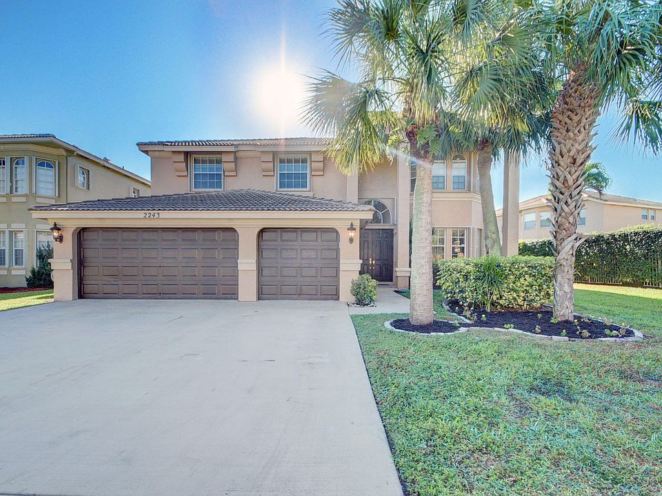1st image of 2243 Ridgewood Cir