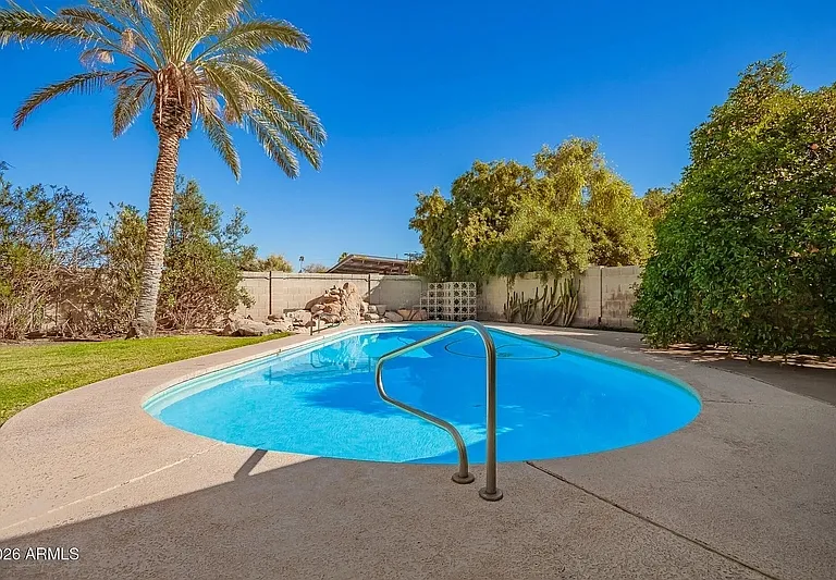 650 E Malibu Dr — Photo 6