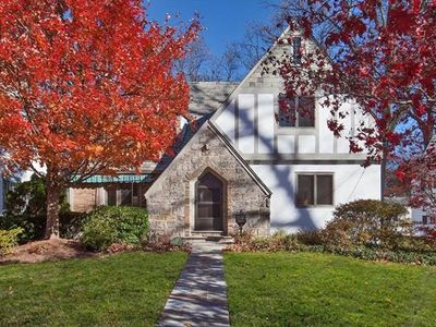 39 Woodlawn Ave, New Rochelle, NY, 10804