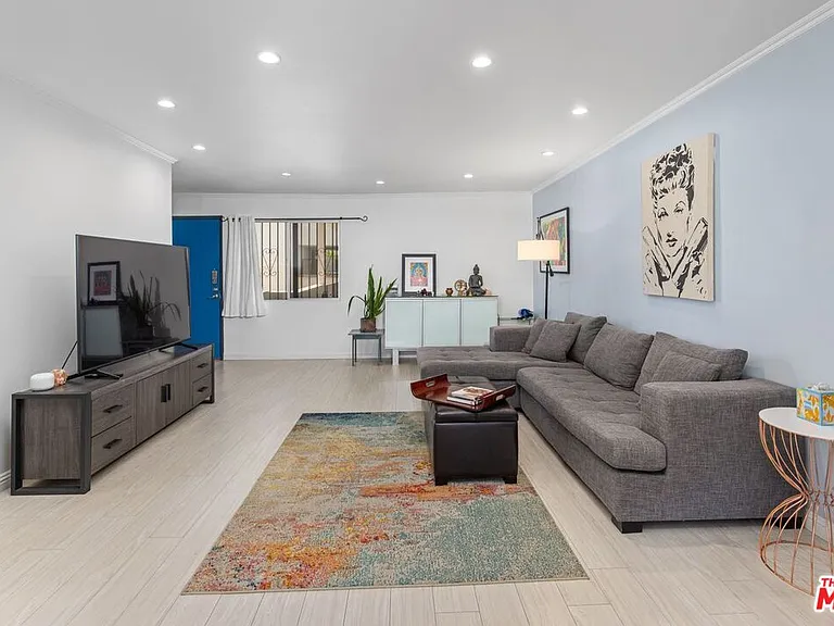 12801 Moorpark St #206 — Photo 22