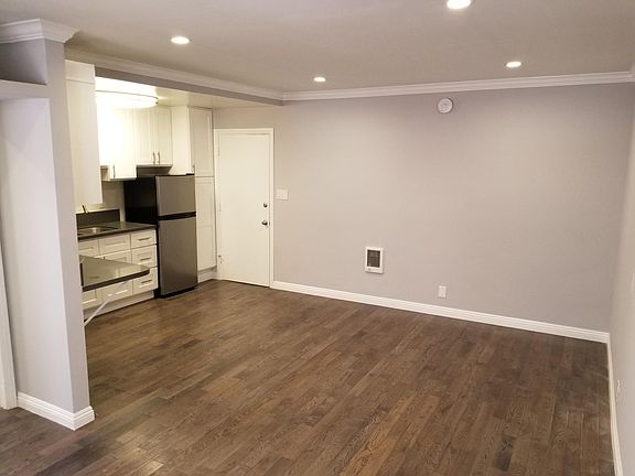 3rd image of 612 S Dunsmuir Ave APT 10