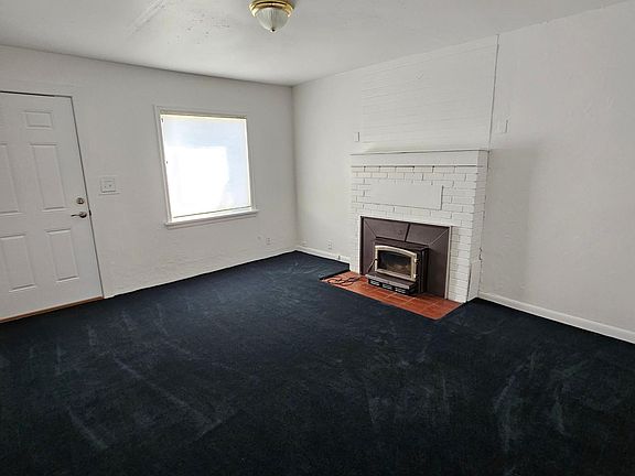 3rd image of 249 Howard St N