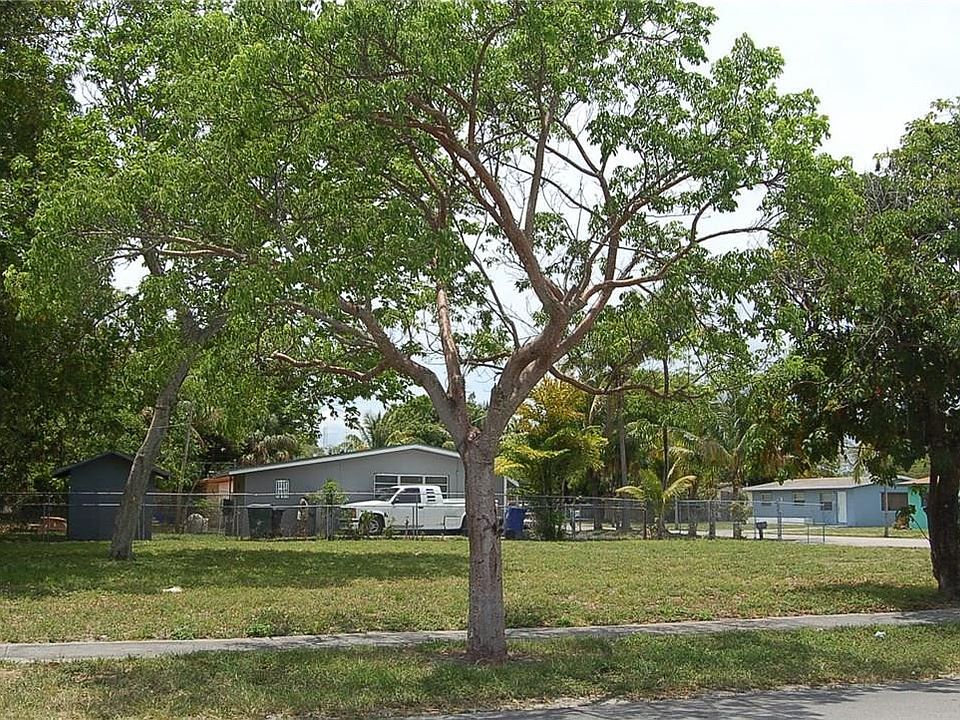 2nd image of 1644 NW 18th Avenue