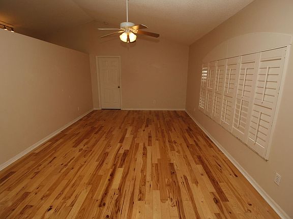 2nd image of 168 Palm Cir