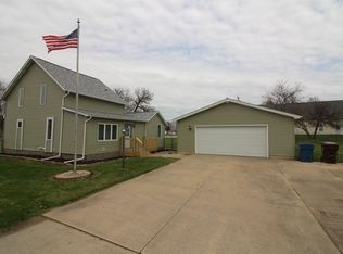 517 1st St, Hudson, IN 46747