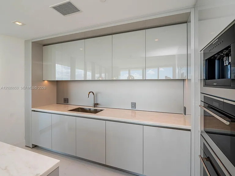 18975 Collins Ave #3105 — Photo 6