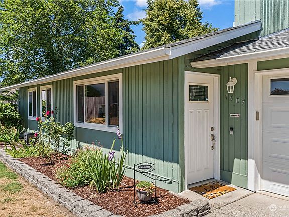 3rd image of 1907 66th Avenue NE