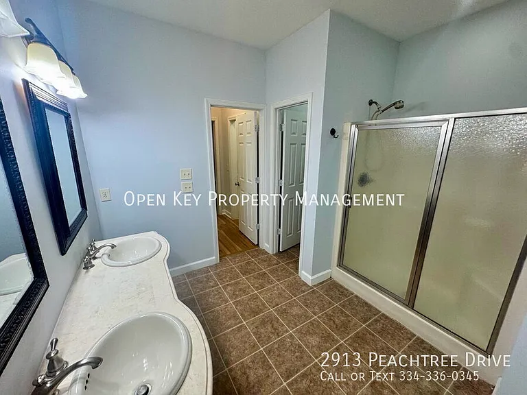 2913 Peachtree Dr — Photo 13