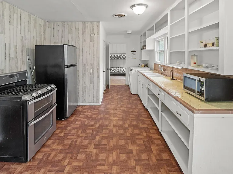6208 Walnut Hills Dr — Photo 18