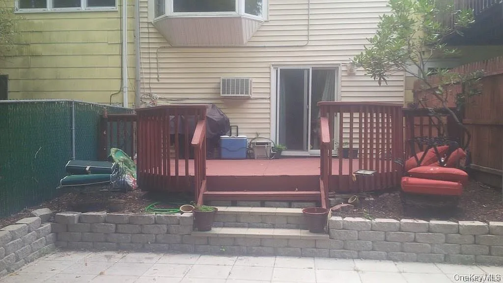 3 bed, 1.5 bath, 1380 sqft, $3,600 — Photo 3