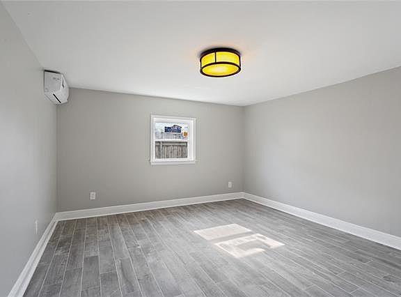 5th image of 5537 Niagara Dr