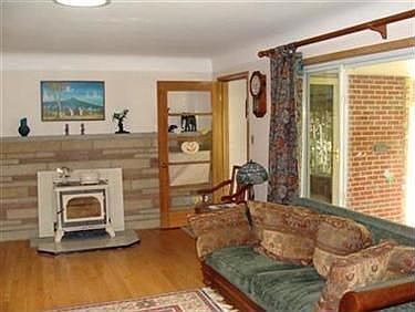 5th image of 2114 Country Club Dr