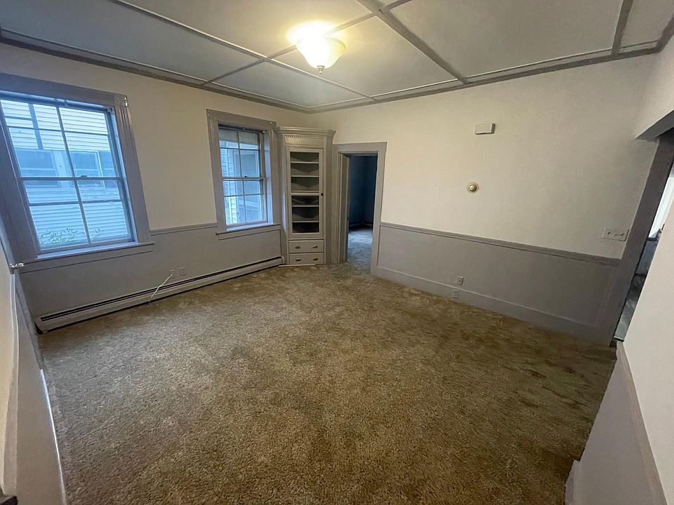 133 High St Somersworth, NH, 03878 Apartments for Rent Zillow