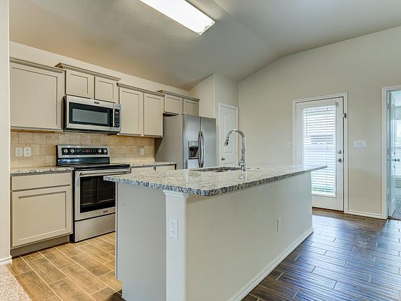 2nd image of 13816 Vernon Ave
