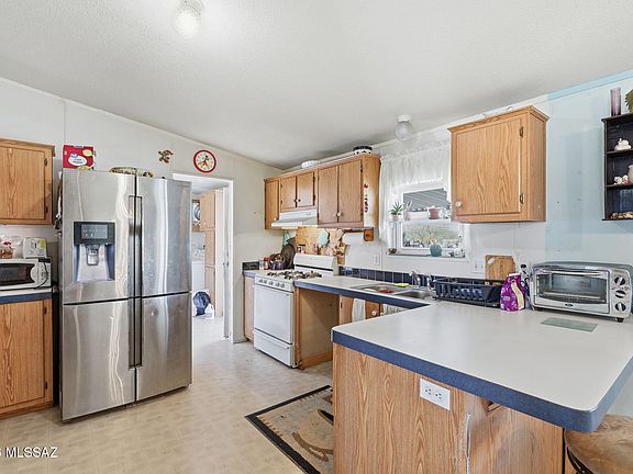 3rd image of 8620 S Cover View Rd