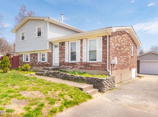 6701 Santom Ln, Louisville, KY 40291