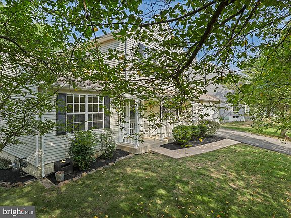 3rd image of 1399 Kingsvale Cir