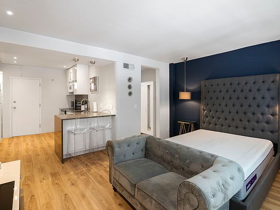 4th image of 4540 Broadway Blvd #1N