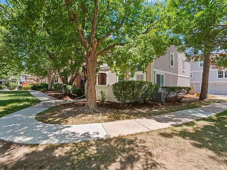2877 W Long Cir — Photo 28