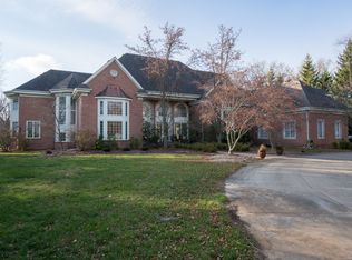 8543 Bridge Rd S, Grosse Ile, MI 48138